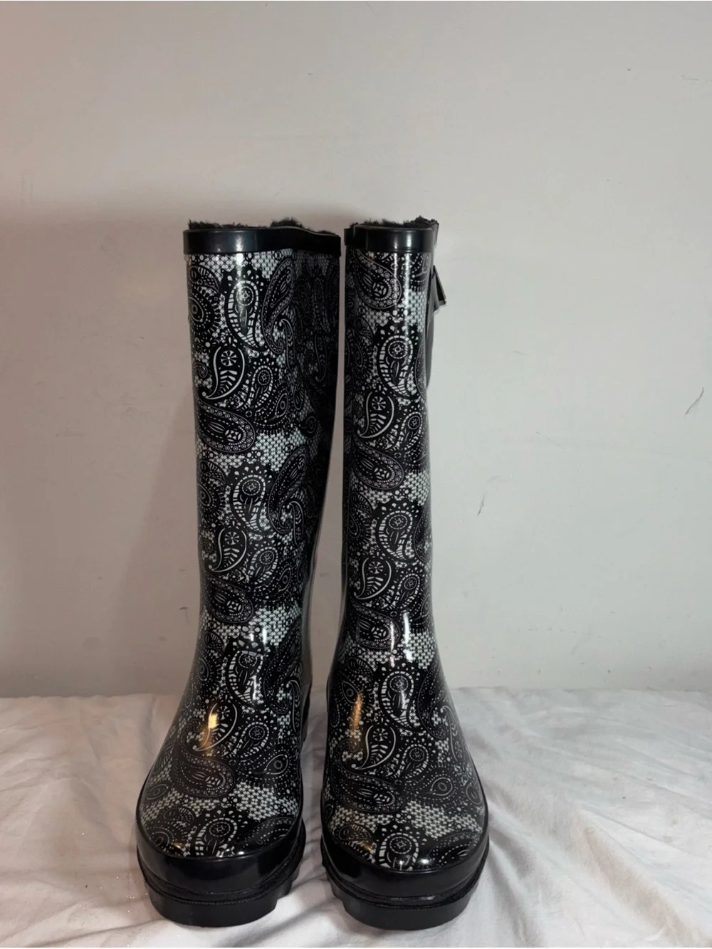 Goldtoe NEW Women's Black Paisley Rain Boots. 7/24